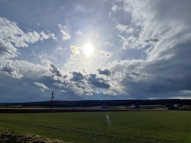Nach Wolken am Morgen, wird es am Christtag sonnig und mild. | Foto: Michael Strini