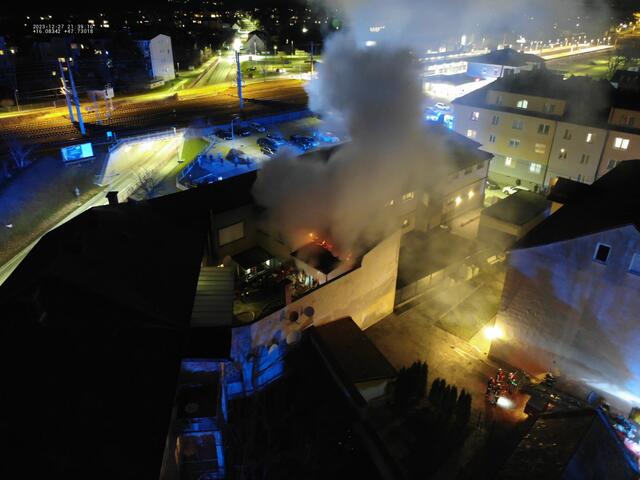 Der Alarm für die Feuerwehr ging kurz nach 21.00 Uhr ein.  | Foto: Freiwillige Feuerwehr Neunkirchen