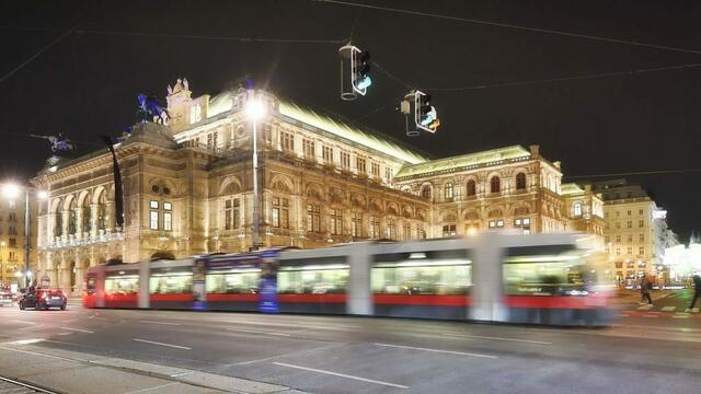 Die U-Bahnen fahren bis 2 Uhr morgens alle 5 Minuten, die Bim- und Bus-Linien um 30-Minuten-Intervall. | Foto: Wiener Linien/Johannes Zinner