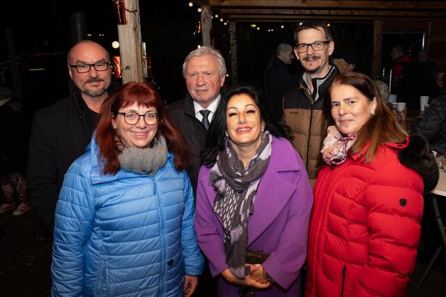 V.l.: Armin Hohenschläger, GR Regina Hauer, Bgm. Herbert Osterbauer, GR Asita Ashraf, StR Peter Teix und GR Marion Baumgartner.
