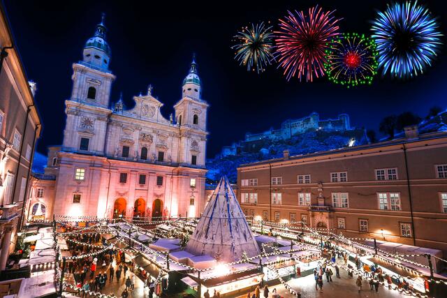 Umfangreiches zweitägiges Silvesterprogramm mit Musik, Kultur und Brauchtum am Kapitelplatz in Salzburg. Am Silvesterabend spielen Anna Buchegger und die Lungau Big Band. | Foto: christkindlmarkt.co.at
