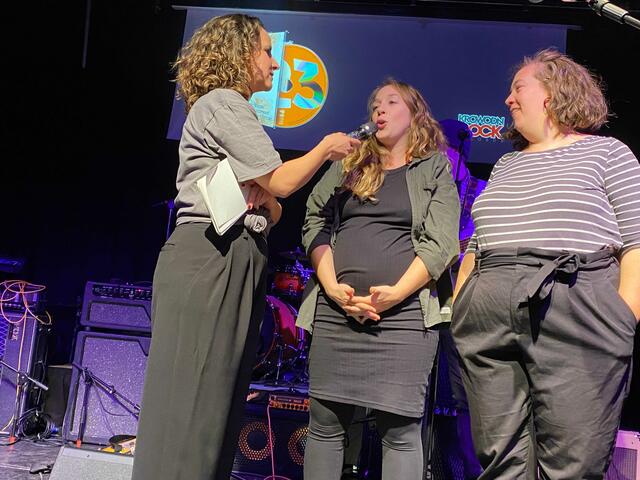 Frauenpower im Krowodnrock - die Kinda-Ssisters