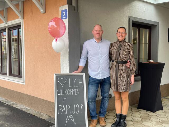 Bernhard und Petra Dobrounig eröffneten mit der Silvesterparty das "Papijo" im Griffner Ortszentrum. | Foto: RegionalMedien