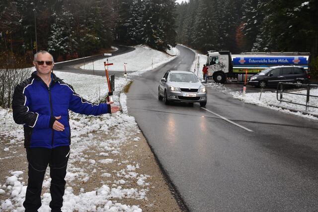 Leopold Enengl engagiert sich für eine sichere Kreuzung (St. Georgen/Walde - Pabneukirchen), Pendlerparkplatz und Bushaltestelle. | Foto: Robert Zinterhof