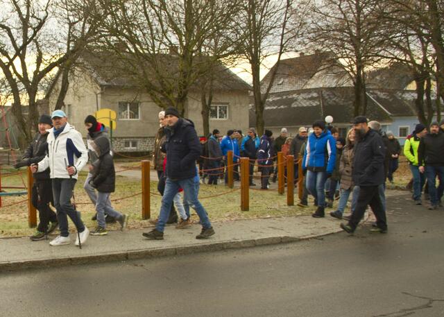 Tourismusobmann Josef "Hori" Horvath führte die Silvesterwanderung über Unterwarter Hotter an. 