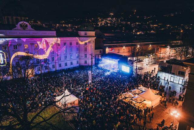Beste Stimmung mit rund 8.000 Besucherinnen und Besuchern bei der Hofburg. | Foto: Hageman