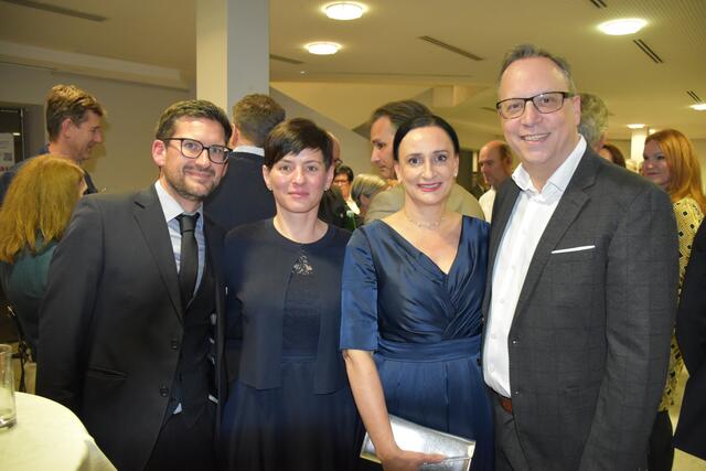 Vizebürgermeister Bernd Hamböck (r.) und Michael Leitgeb mit ihren Gattinnen. | Foto: Waltraud Fischer