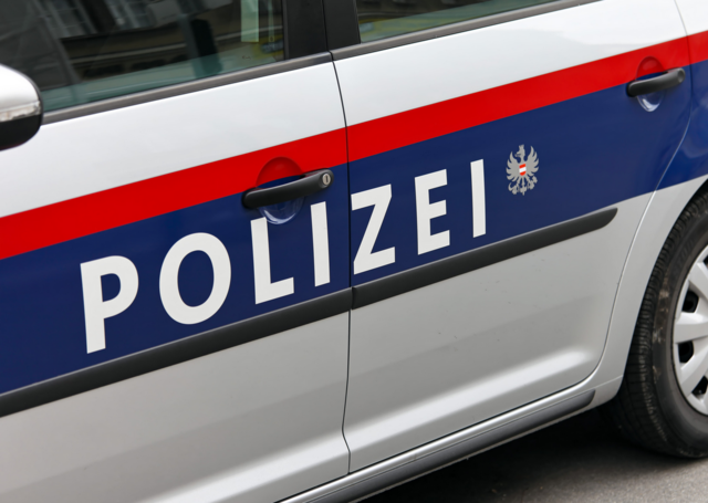 Ein Automat wurde von Unbekannten in der Silvesternacht schwer beschädigt. | Foto: Symbolfoto Polizei