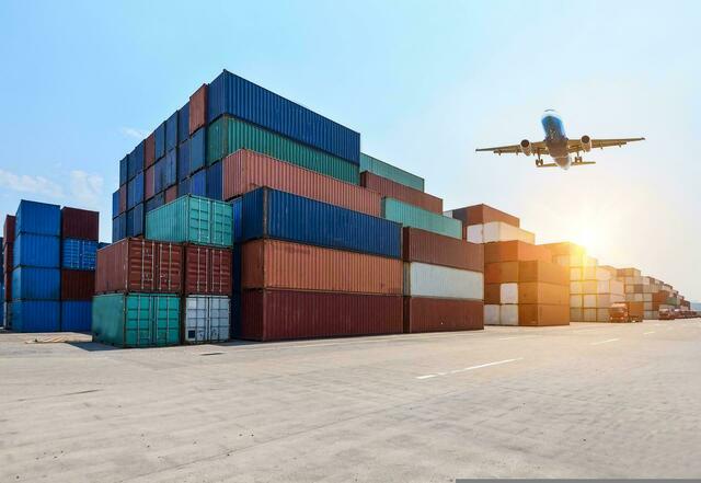 Im ersten Haljahr 2023 wurden Waren im Wert von 15,3 Milliarden Euro aus der Steiermark ins Ausland exportiert. Aufgrund der konjunkturellen Herausforderungen seien Unternehmen derzeit aber stark gefordert. (Symbolbild) | Foto: Pixabay/myUKhub2 (Symbolbild)
