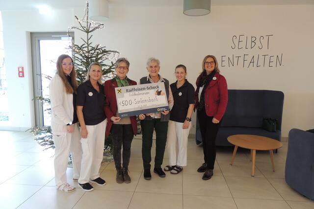 Die Goldhaubengruppe Sarleinsbach spendete 500 Euro an die Kinder- und Jugendreha. | Foto: Goldhaubengruppe Sarleinsbach