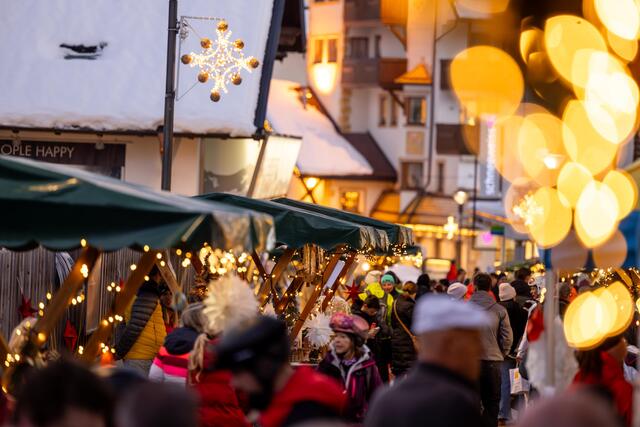 Der erste Adventmarkt von Terra Cultura Serfaus in Serfaus war ein großer Erfolg. | Foto: Fabian Schirgi