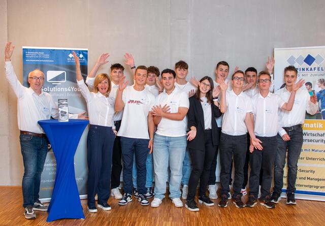 IT-Solutions4You GmbH hat bereits vier Fairtrade-Produkte im ÜFA-Sortiment | Foto: HTL Pinkafeld
