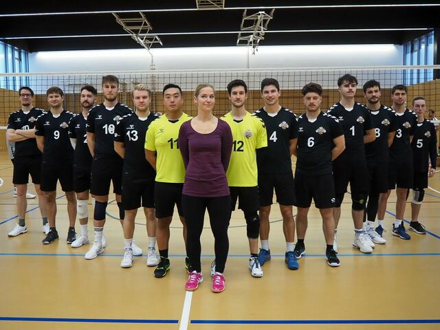 Nach der Schule trainiert die Sportlerin Jennifer Rödl die "Kampfhummeln" / SV Anthering. | Foto: Teach For Austria, SV Anthering / Elisabeth Haybäck