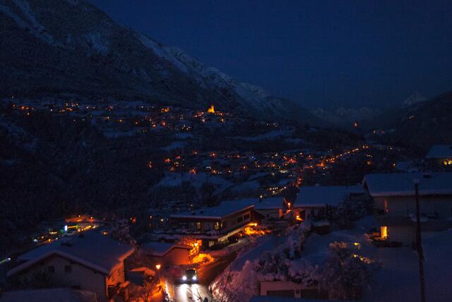 12_IMG_9835: Gute Nacht - Takessel Landeck mit Perfuchsberg im Vordergrund und Stanz im Hintergrund  | Foto: © by Ing. Günter Kramarcsik