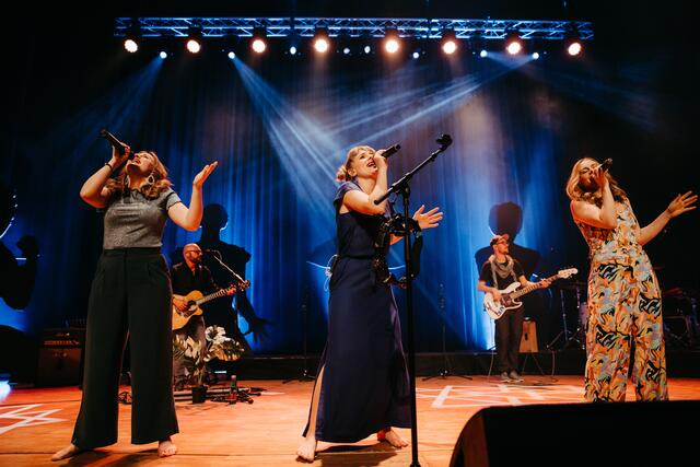 Die Poxrucker Sisters präsentieren als Gastgeberinnen im Brucknerhaus Linz am 9. März ein beeindruckendes Line-up mit renommierten Künstlerinnen und aufstrebenden Newcomerinnen. | Foto: Steinecker