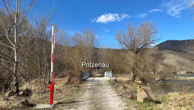 Brücke zur Pritzenau-Insel