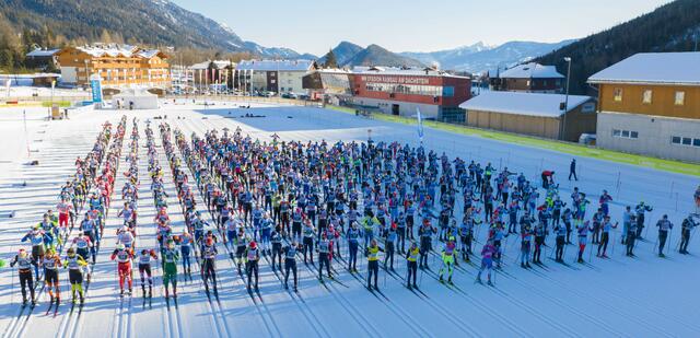 Die Teilnehmerinnen und Teilnehmer erwartet viel sportliche Action und auch ein neuer Streckenverlauf mit 42 Kilometer auf den perfekt präparierten Loipen über das ganze Ramsauer Plateau.  | Foto: Hans-Peter Steiner