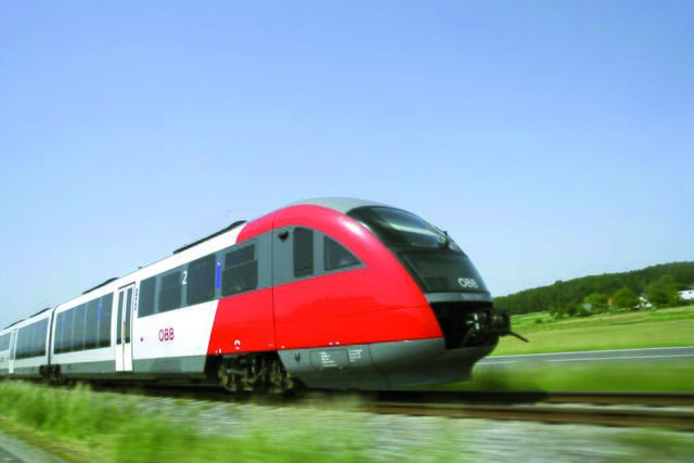 Ende des Jahres soll die Mattigtalbahn im Bereich Lengau elektrifiziert werden. | Foto: ÖBB