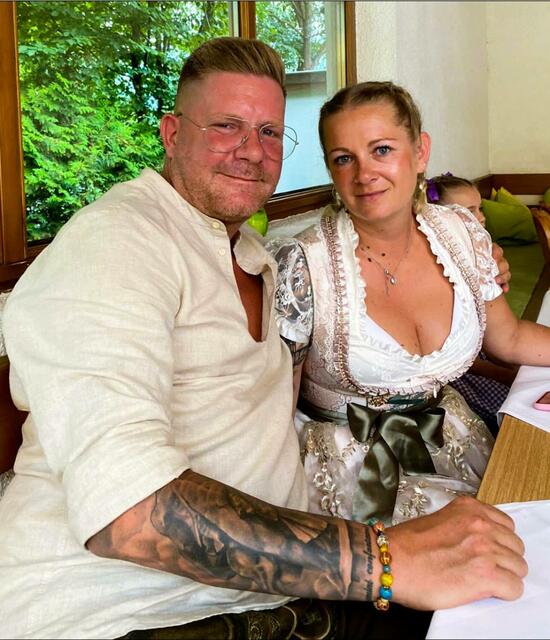 Die Pächter des Gastrobetriebs Archenstadl Rinn Michael und Stefanie Kern, freuen sich auf viele Gäste. | Foto: Kendlbacher