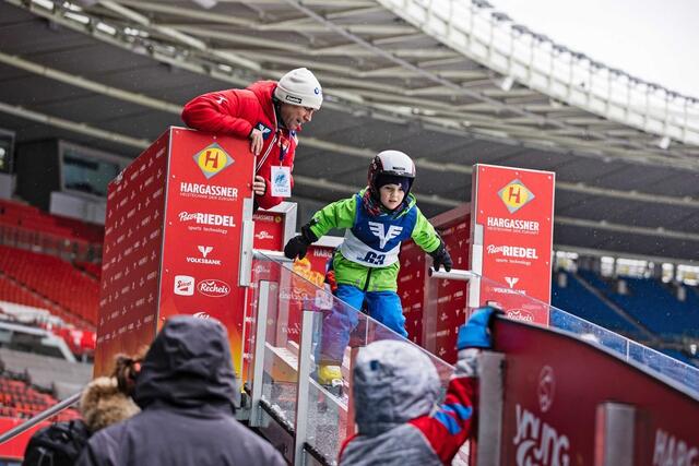 Im Ernst Happel-Stadion wird eine kleine Schanze aufgebaut. | Foto: Skisprungclub Wiener Stadtadler