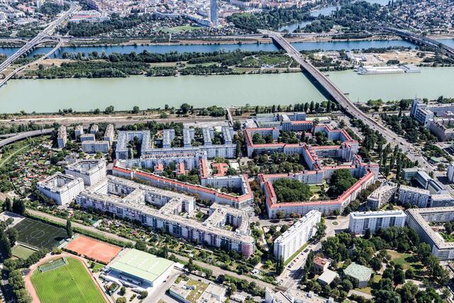 Wie soll das Jahr 2024 werden? MeinBezirk.at hat in der Brigittenau nachgefragt.  | Foto: Sabine Krammer