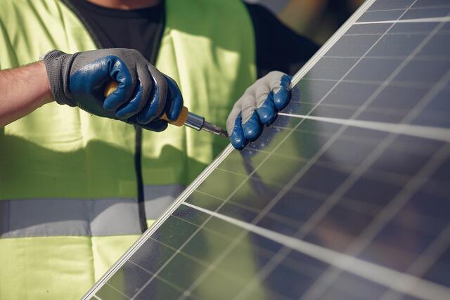 Während Österreich im vergangenen Jahr die Stromerzeugung aus fossilen Quellen deutlich reduzieren konnte, beträgt der Anteil an erneuerbarer Energie bereits 87 Prozent. Dies ist vor allem auf den Photovoltaikboom und einen Anstieg der Windkraft zurückzuführen. | Foto: Pixabay