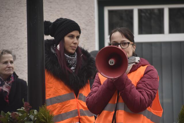 Protest in Golling mit Straßenblockade. | Foto: Thomas Fuchs