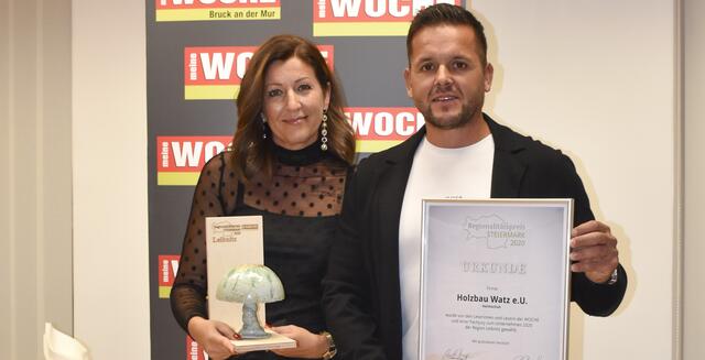 Herzliche Glückwünsche gab es für Petra und Michael Watz im Jahr 2020. Die Siegerehrung fand aufgrund der steigenden Coronazahlen im Woche-Büro statt. | Foto: Woche