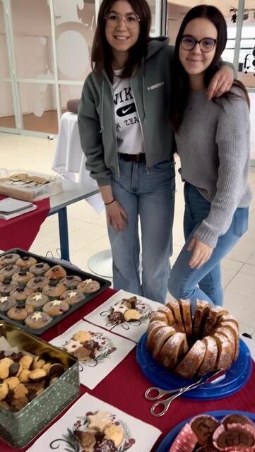 Kuchen- und Keksverkauf zugunsten der Lebenshilfe Braunau. | Foto: HLW Braunau