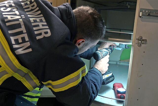 Eine Kästchen mussten demontiert werden. | Foto: BFKDO BADEN / Stefan Schneider