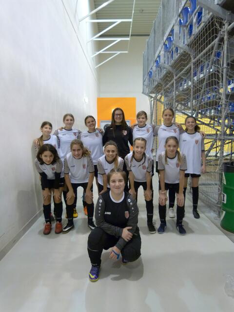 Die Mädels des SC Sopron starteten voller Elan auf das Spielfeld!