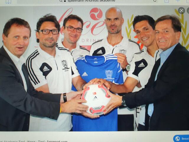 Stefan war jahrelang Team der Fußballakademie Tirol | Foto: Spielmann