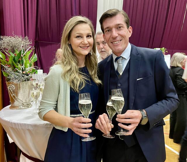 Bürgermeister Peter Stradner empfing mit Gattin Nicole die Gäste. 