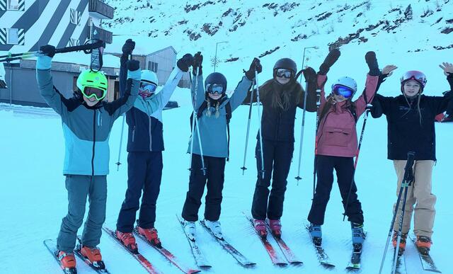 Die Schüler der dritten Klassen freuten sich über die Skiwoche. | Foto: Margarete Hoppichler