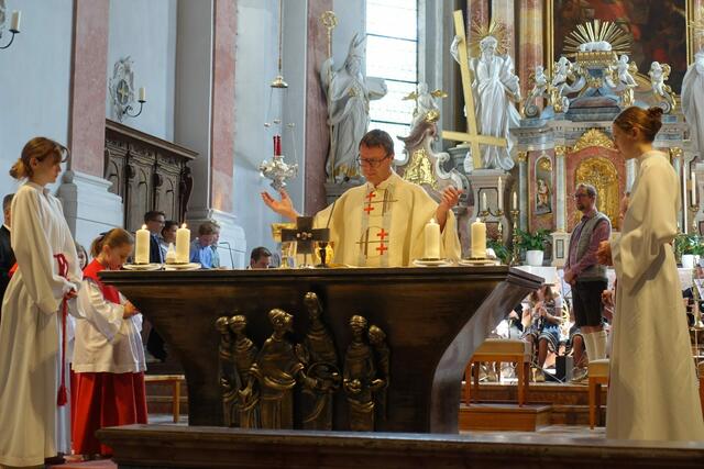 Die Hl. Messe am Sonntag gehört zum Leben eines Christen - hier die Hl. Messe mit Dekan Troyer in der Stadtpfarre St. Andrä in Lienz. | Foto: Pfarre St. Andrä Lienz