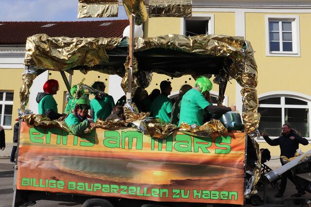 Faschingsumzug 2023: In Enns herrschte am 18. Februar reges Faschingstreiben. | Foto: Herbert Stocker