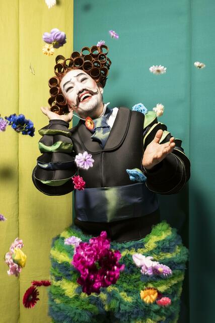 Adam Kim schlüpft ab Samstag, 20. Jänner, in die Rolle des örtlichen Barbier Figaro. | Foto: Robert Josipovic