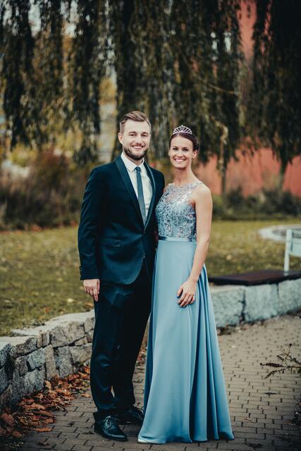 Asten: Prinzessin Ines die Erste, die leicht zu unterhalten ist, und Prinz Christoph der Erste, der Strom und Spannung misst | Foto: Astna Gfrasta