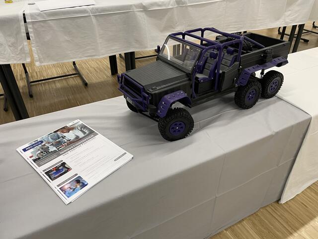 Eines de bereits umgesetzten Projekte: Der BMW aus über 600 Teilen besteht aus nachhaltigem Material. Der Kunde kann somit ein funktionsfähiges und eigenständiges Auto drucken. | Foto: MeinBezirk.at