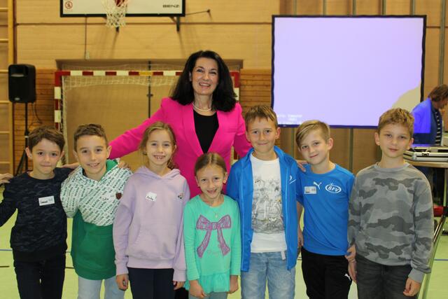 Direktorin Ingrid Weltler-Müller berichtet über den Bilingualen Zweig am GYM Oberschützen. | Foto: Anika Paul