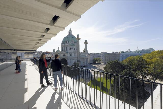 Unter den "52 Places to Go in 2024" findet sich heuer auch Wien, die auf Platz 38 gerankt wird. Hier zu sehen: Der Ausblick vom Wien Museum. | Foto: Lisa Rastl