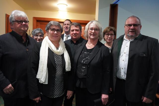 Gäste aus Podersdorf mit Bürgermeisterin Michaela Wohlfart | Foto: Andrea Glatzer