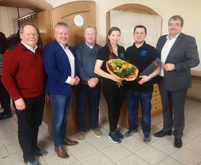 Im Jahr 2020 hat Daniel Salentinig (2. von rechts) die Pacht des Neustifter Gemeindegasthauses übernommen, vier Jahre später hört er nun auf. | Foto: SPÖ