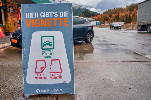 Der Preis der Jahres-Vignette verbleibt unverändert bei 96,40 Euro. (Symbolfoto) | Foto: stock.adobe.com/at/jovannig