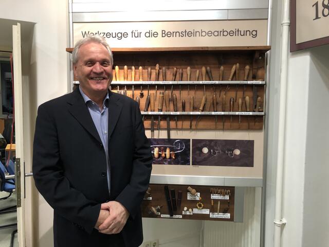 Heinrich Spitznagl ist seit 23 Jahren Leiter des Margaretner Bezirksmuseums. | Foto: Barbara Schuster