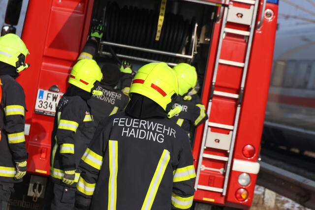 In Krenglbach wurde ein Mann samt seinem Hund beim Spazierengehen von einem ICE-Schnellzug erfasst.