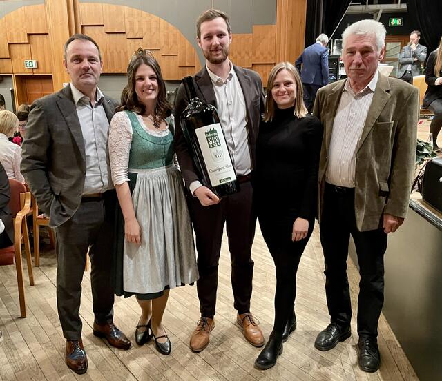 August Assigal (r.) stolz mit Iris, Matthias, Marlene und Andreas Prugmaier. | Foto: Gady/Fischer