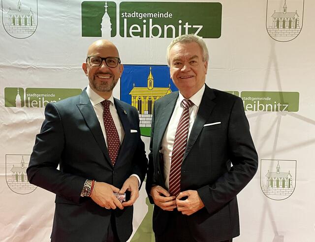 Strahlen um die Wette: Landeshauptmann Stellvertreter Anton Lang und Bürgermeister Michael Schumacher. | Foto: Gady/Fischer