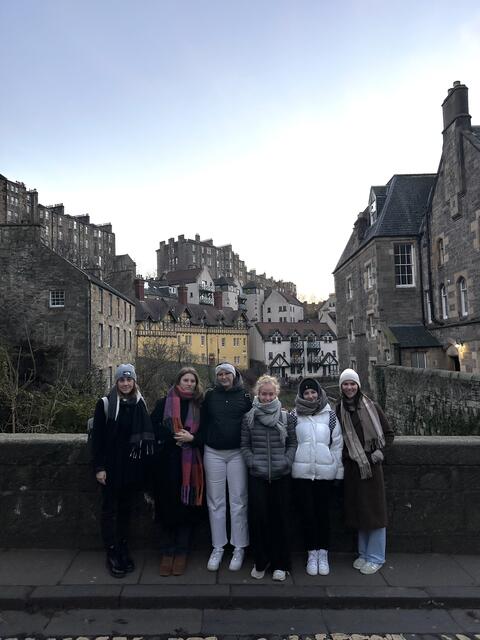 Die 4DW-Klasse auf ihrer Reise in Edinburgh. | Foto: HLW/FW Deutschlandsberg