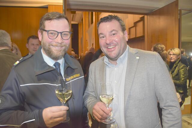 Der Chef der Berg- und Naturwacht im Bezirk, Raphael Narrath, mit Kitzeck Bürgermeister Josef Fischer. | Foto: Gady/Fischer